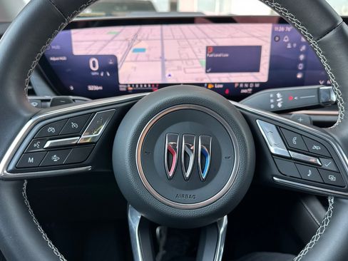 Used 2025 Buick Envision Sport Touring image 31