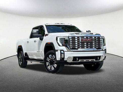 Used 2024 GMC Sierra 2500 Denali w/ Technology Package AWD/4WD image 2