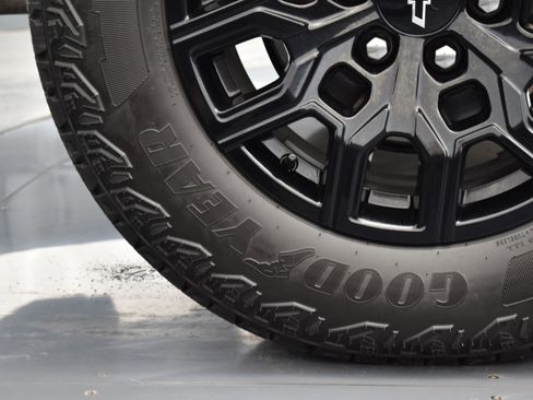 Used 2025 Chevrolet Colorado Trail Boss image 43