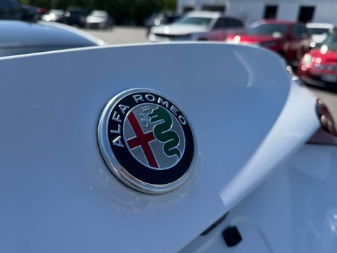 Used 2022 Alfa Romeo Giulia Ti AWD/4WD image 24
