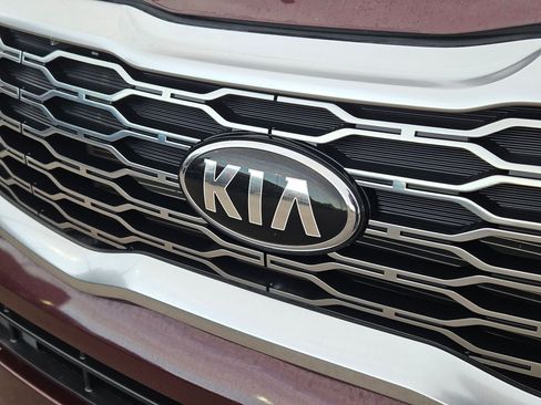 Used 2021 Kia Telluride EX w/ EX Premium Package image 9