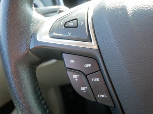Used 2017 Ford Fusion SE w/ Fusion SE Technology Package FWD image 23