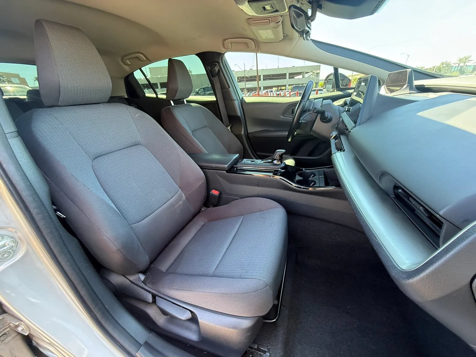 Used 2024 Toyota Prius LE FWD image 16