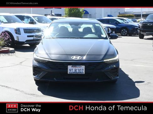 Used 2025 Hyundai Elantra Sport FWD image 2