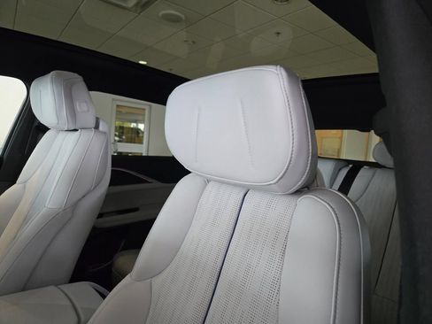 Used 2024 Cadillac Lyriq Sport AWD/4WD image 25