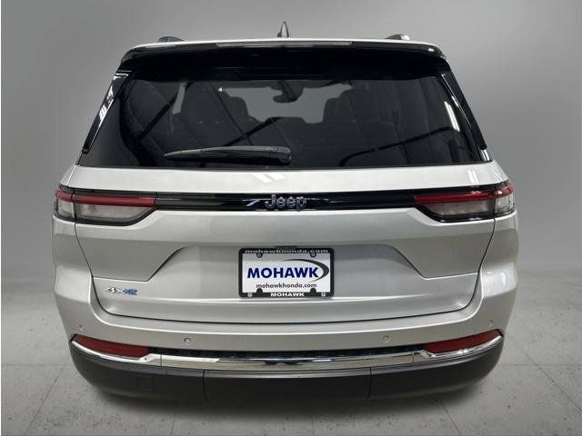 Used 2023 Jeep Grand Cherokee 4WD 4xe image 4