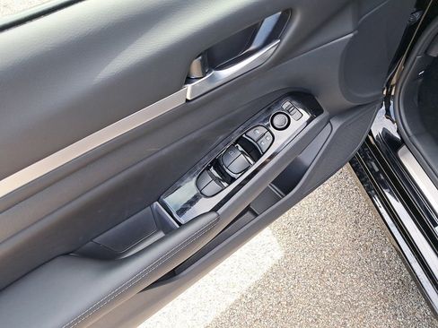 New 2025 Nissan Altima 2.5 SL image 12