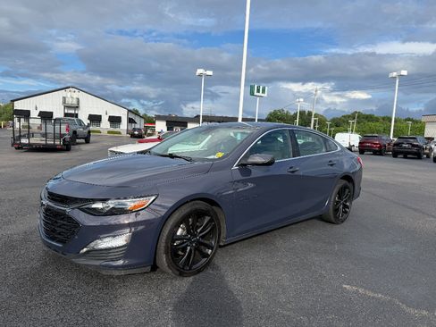 Used 2025 Chevrolet Malibu LT w/ Sport Edition FWD image 3