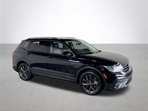Used 2022 Volkswagen Tiguan SE image 4