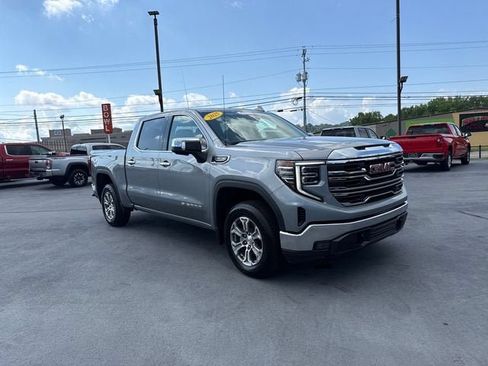 Used 2025 GMC Sierra 1500 SLT AWD/4WD image 1