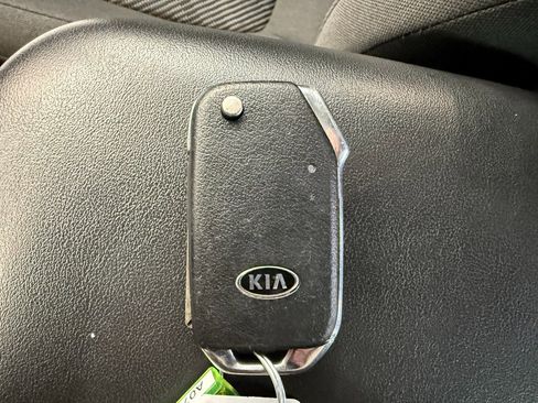 Used 2021 Kia Seltos SX image 17