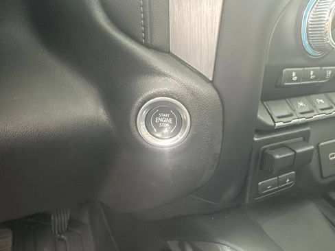 Certified 2022 GMC Sierra 1500 Denali w/ Denali Premium Package AWD/4WD image 10