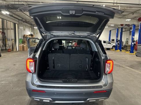Used 2023 Ford Explorer XLT w/ Equipment Group 202A AWD/4WD image 25
