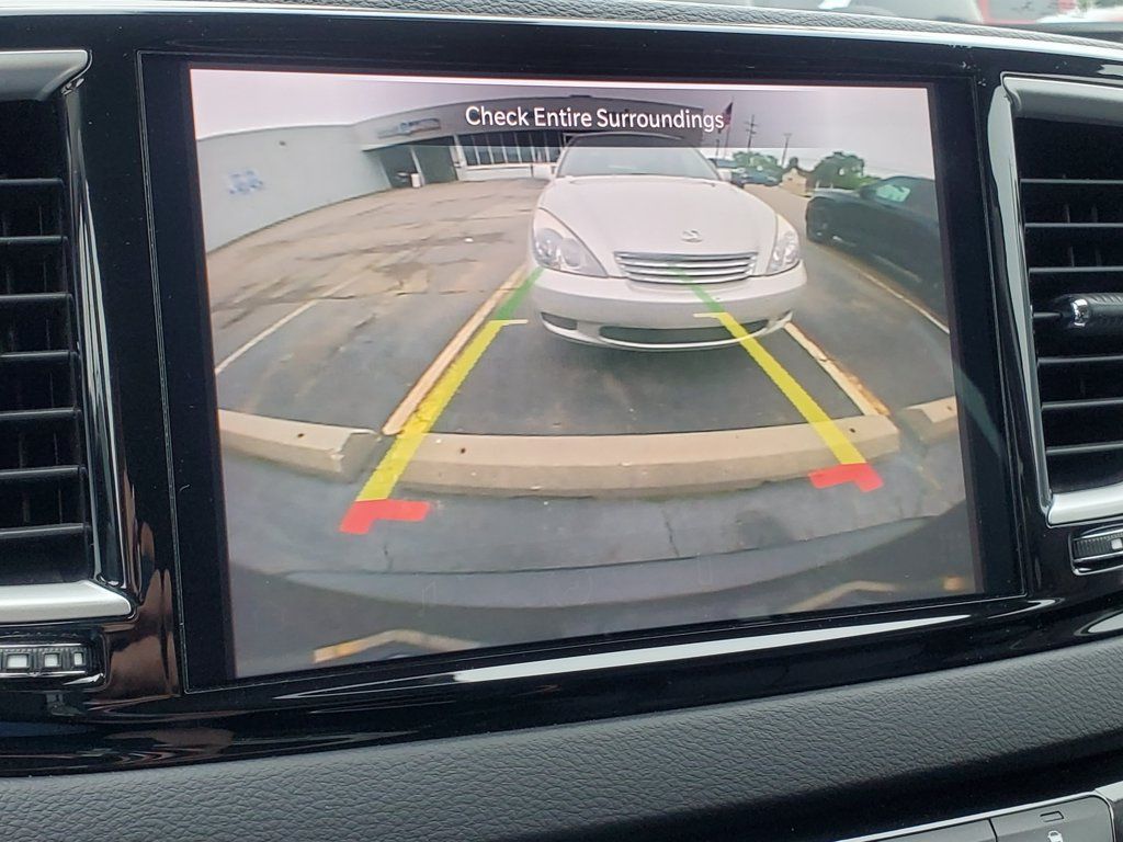 Used 2022 Chrysler Pacifica Touring-L FWD image 19