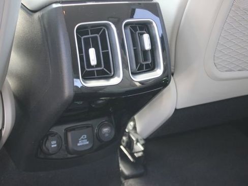 Used 2023 Kia Sorento SX Prestige image 27