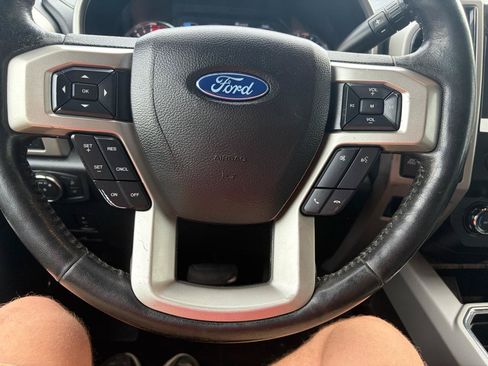 Used 2019 Ford F350 Lariat w/ Lariat Ultimate Package AWD/4WD image 28