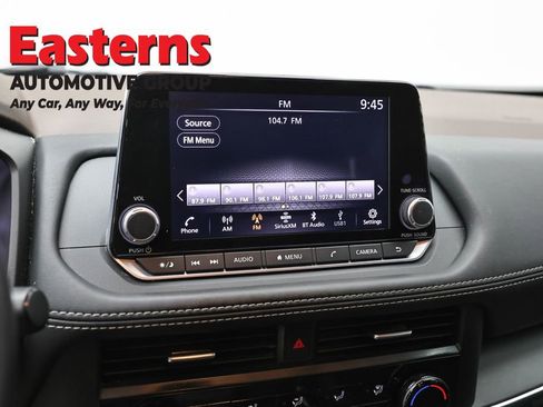 Used 2023 Nissan Rogue S AWD/4WD image 19