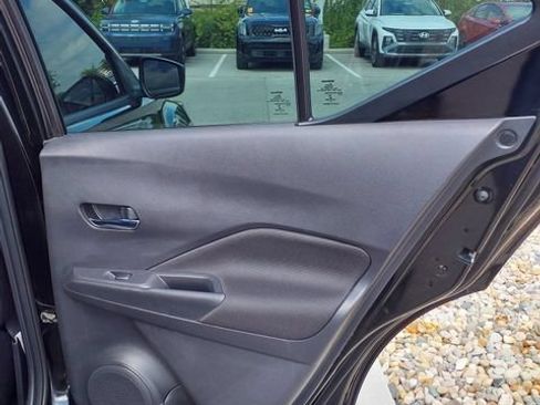 Used 2021 Nissan Kicks SV FWD image 21