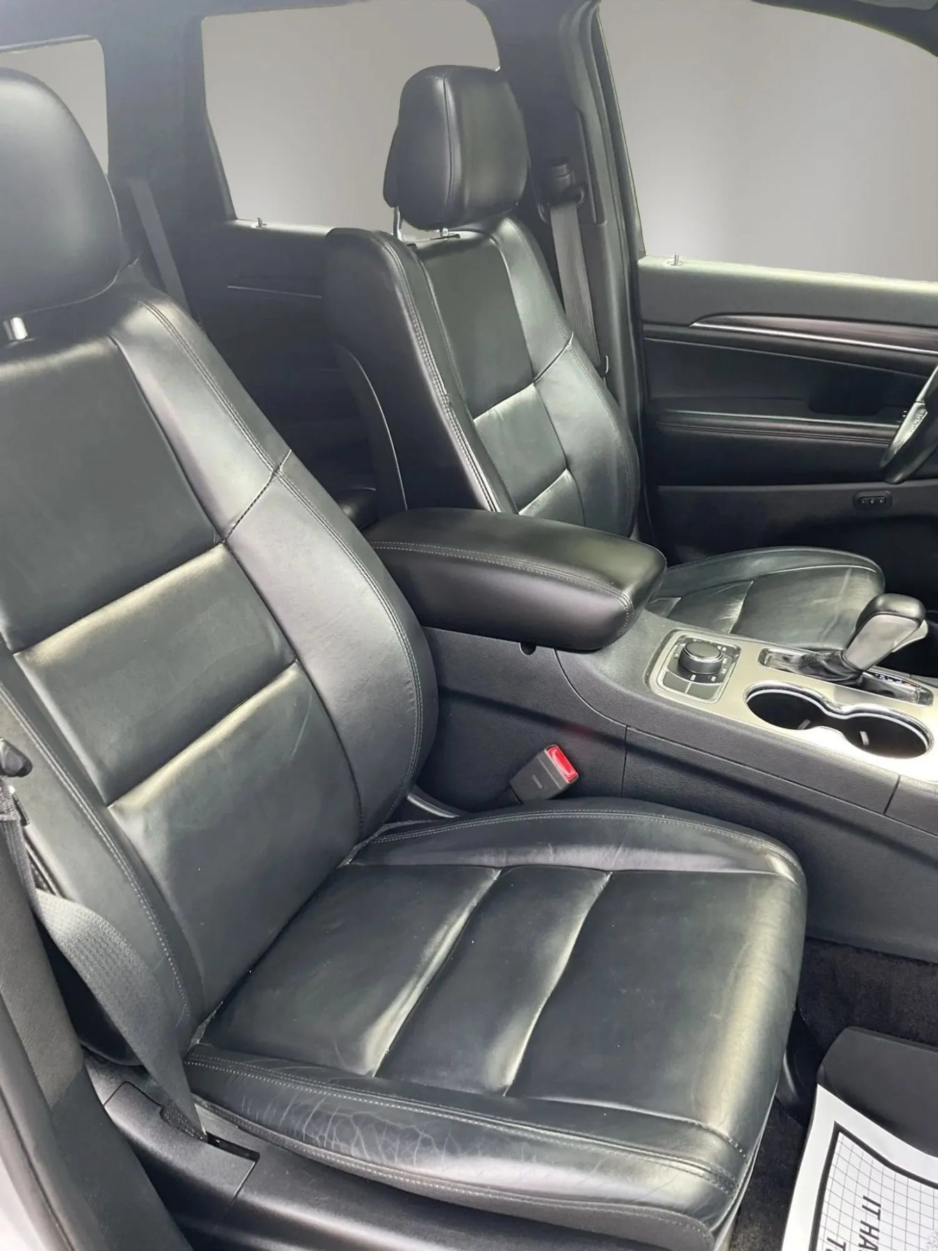 Used 2019 Jeep Grand Cherokee Limited AWD/4WD image 30
