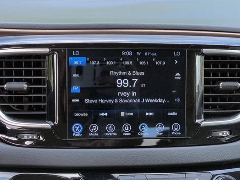 Used 2017 Chrysler Pacifica Touring-L Plus w/ Tire & Wheel Group FWD image 18