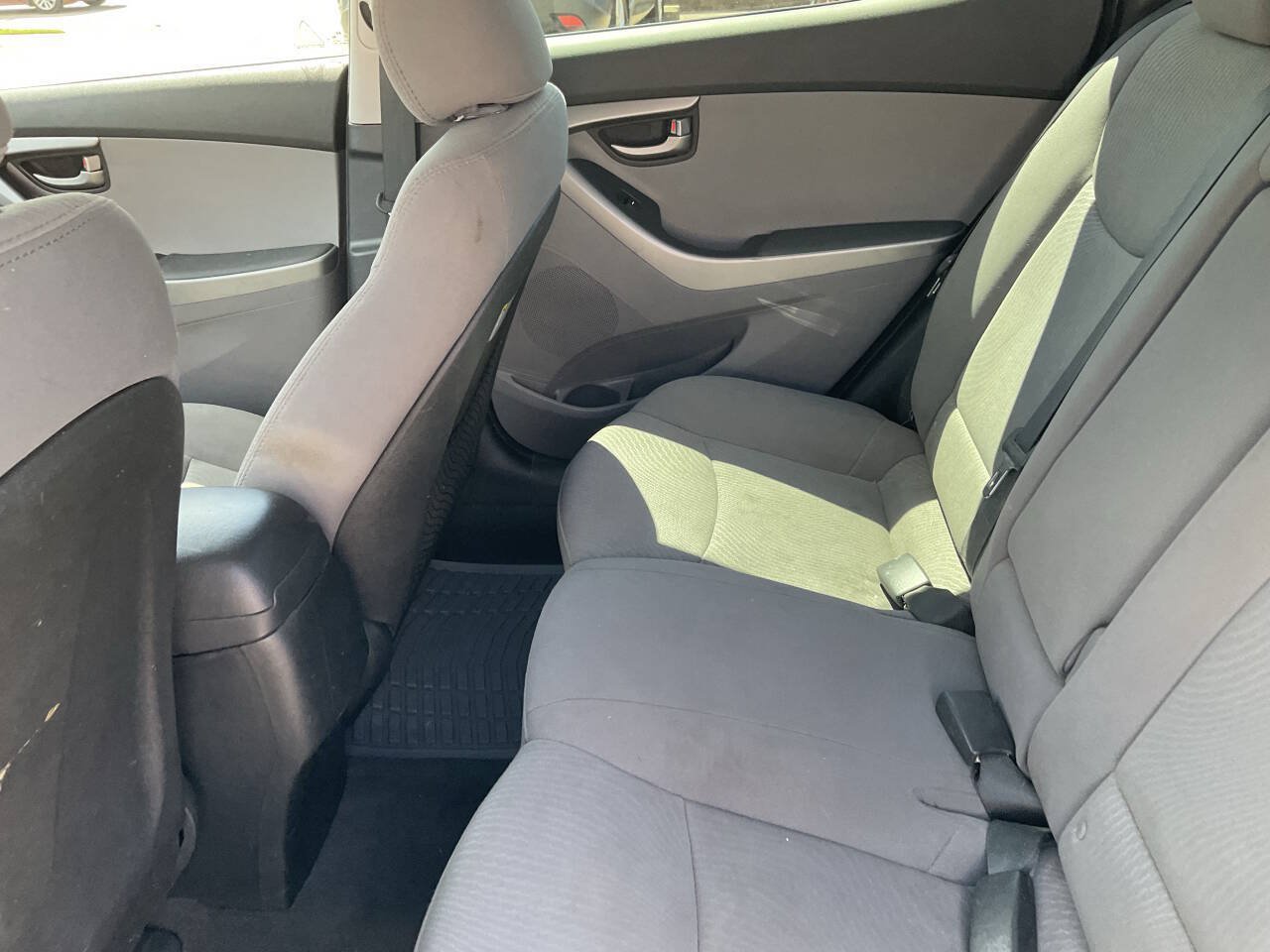 Used 2016 Hyundai Elantra SE FWD image 12