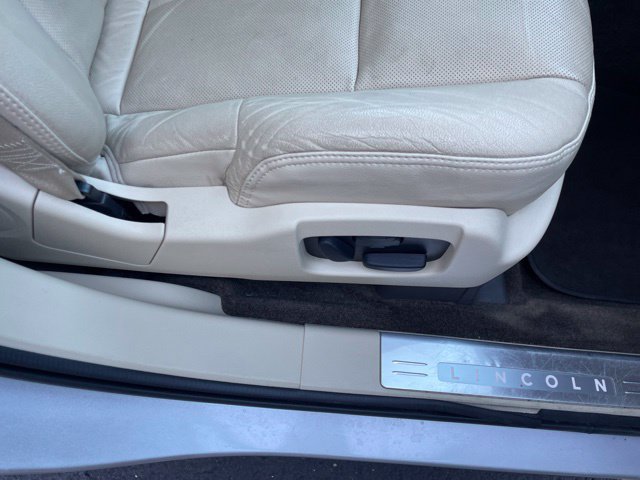 Used 2019 Lincoln MKT AWD image 47