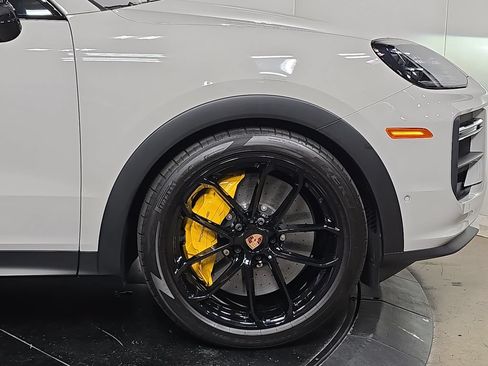 Certified 2026 Porsche Cayenne Turbo GT AWD/4WD image 11