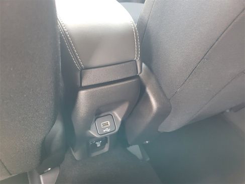 Used 2022 Jeep Renegade Latitude w/ Convenience Group image 8