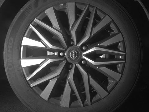 Used 2025 Nissan Altima 2.5 SV image 13