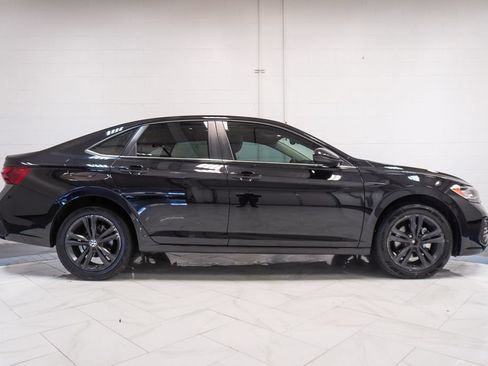 Used 2024 Volkswagen Jetta SE FWD image 29