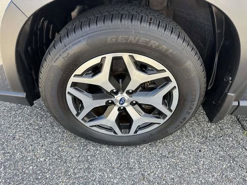 Certified 2023 Subaru Forester Premium AWD/4WD image 6