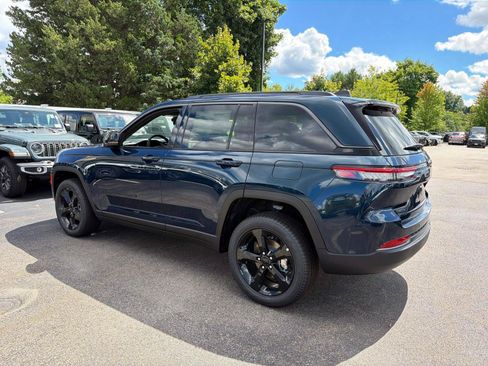 New 2026 Jeep Grand Cherokee Limited w/ Limited Altitude Package AWD/4WD image 3