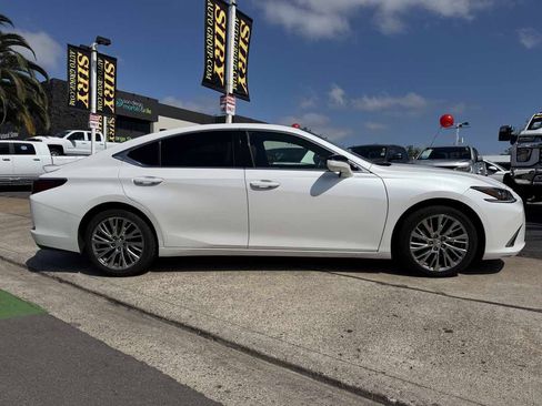 Used 2021 Lexus ES 350 w/ Accessory Package FWD image 7