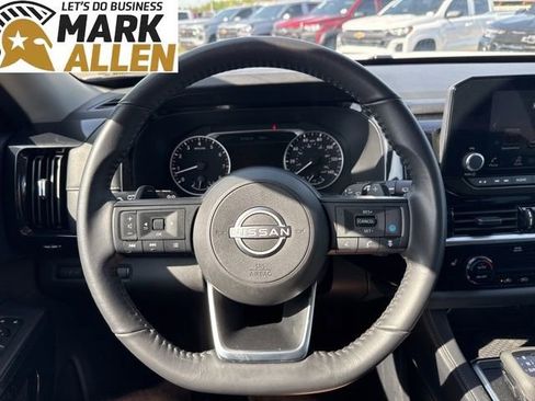 Used 2025 Nissan Pathfinder SV FWD image 11
