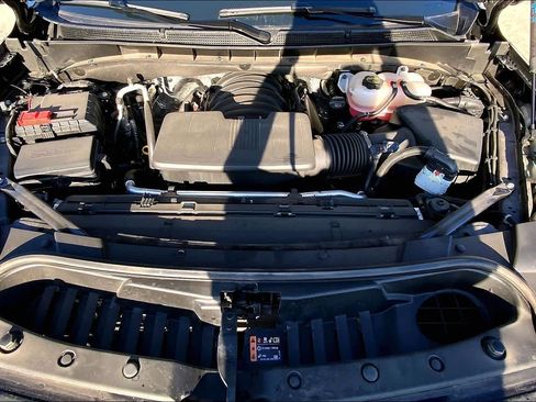 Certified 2025 GMC Yukon AT4 Ultimate w/ LPO, Illumination Package image 31