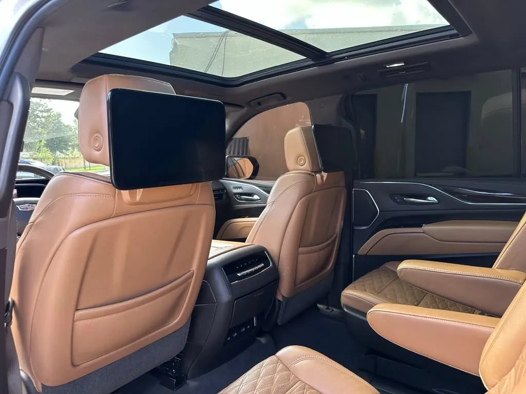 Used 2021 Cadillac Escalade ESV Sport w/ Driver Assist Tech Package RWD image 10