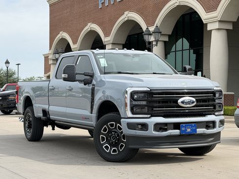 New 2026 Ford F350 Platinum w/ FX4 Off-Road Package AWD/4WD image 2