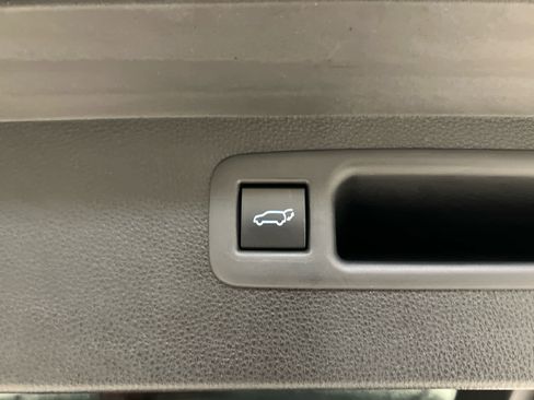 Used 2022 Toyota Highlander XLE image 14