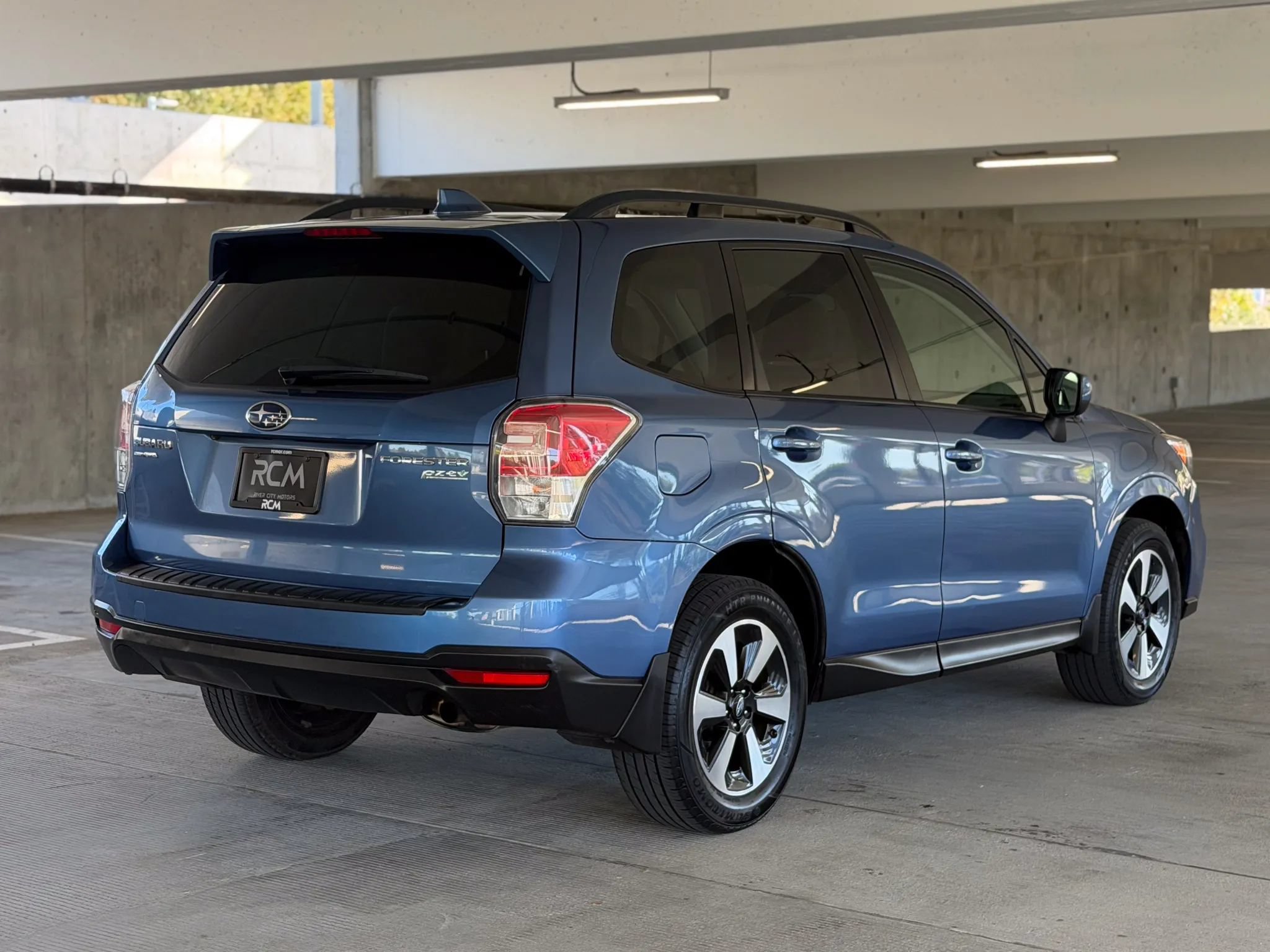 Used 2017 Subaru Forester 2.5i Premium w/ All-Weather Package AWD/4WD image 5