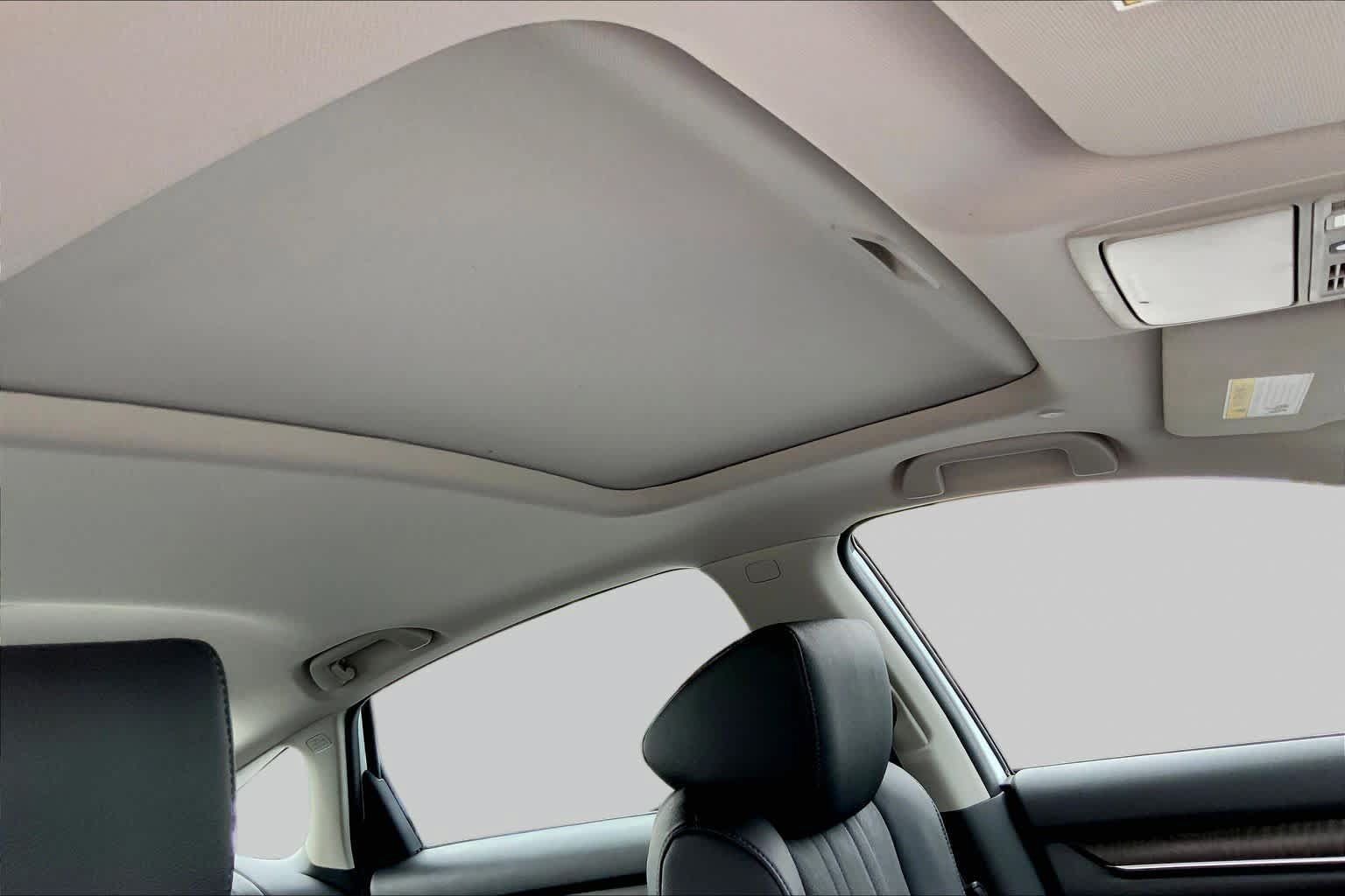 Used 2020 Honda Accord Touring image 13