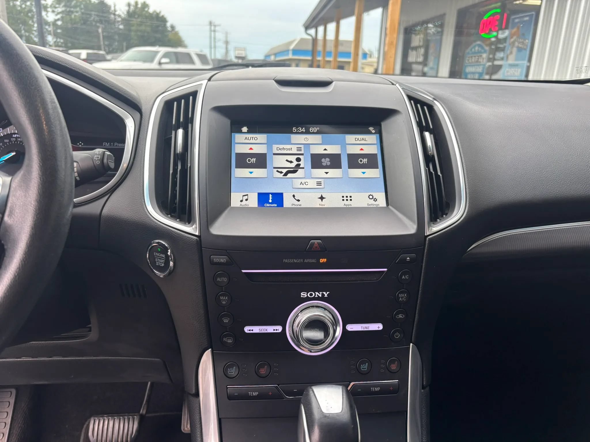 Used 2018 Ford Edge Titanium w/ Equipment Group 301A FWD image 26