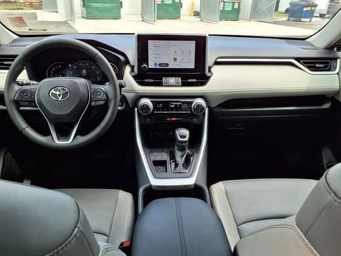 Used 2023 Toyota RAV4 XLE Premium FWD image 16