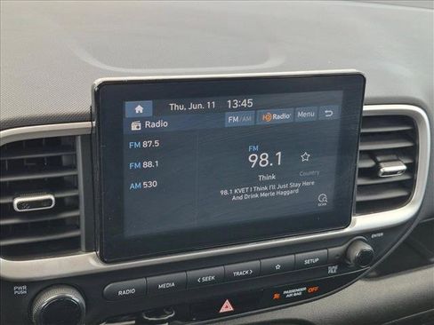 Used 2021 Hyundai Venue SE FWD image 12