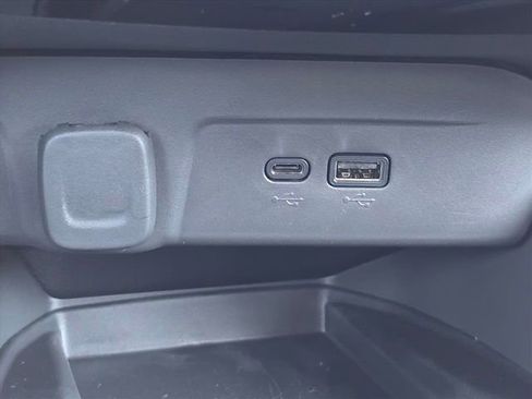 New 2026 Chevrolet Trax RS w/ Sunroof Package image 30