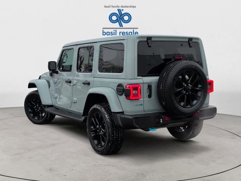Used 2023 Jeep Wrangler Sahara w/ Dual Top Group image 5