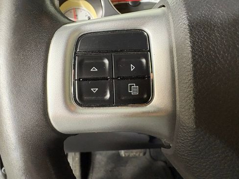 Used 2014 Dodge Challenger SXT image 21