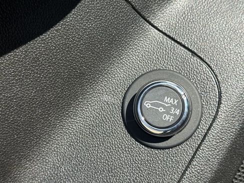 Certified 2023 GMC Acadia SLE w/ Driver Convenience Package image 34