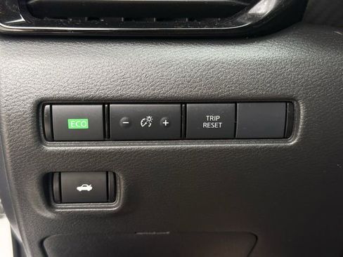 Used 2022 Nissan Sentra SR w/ Electronics Package FWD image 23