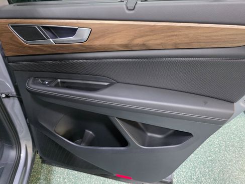 Used 2024 Volkswagen Atlas SE image 26