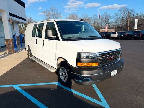 Used 2024 GMC Savana 2500 w/ Driver Convenience Package image 3